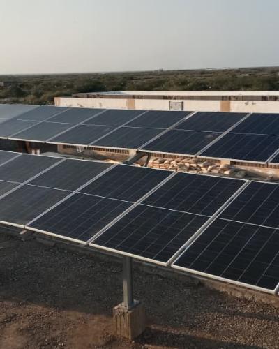 مشروع   توريد وتركيب 2  منظومة طاقة شمسية - ( مدرسة الامل – مدرسة الشهيد محمد علي )