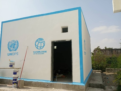 مشروع تنفيذ الأعمال الإنشائية لغرفة البطاريات والتحكم ومخازن اللقاحات – مستشفى المنصورية ومستشفى الجراحي الريفي، مع توريد وتركيب 13 منظومة طاقة شمسية