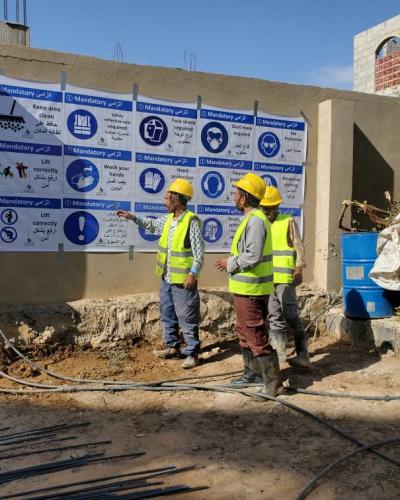 مشروع بناء غرفة بطاريات وتحكم وتوريد وتركيب 24 منظومة طاقة شمسية – مستشفى اللُّحية، الحديدة